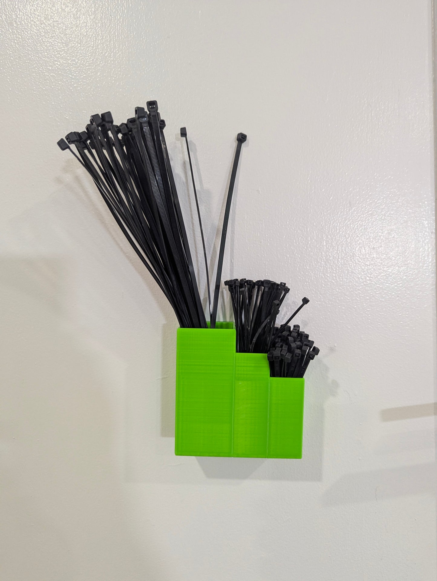 Magnetic Triple-Compartment Zip Tie Organizer – Holds Up to 300 Zip Ties