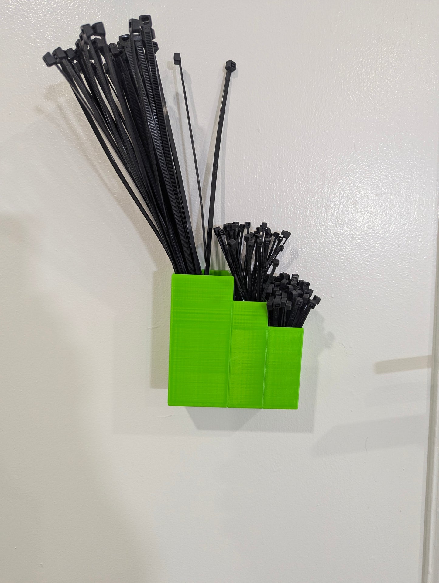 Magnetic Triple-Compartment Zip Tie Organizer – Holds Up to 300 Zip Ties